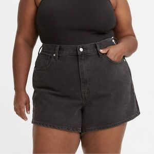 Levi’s High Waisted Mom Shorts 26W